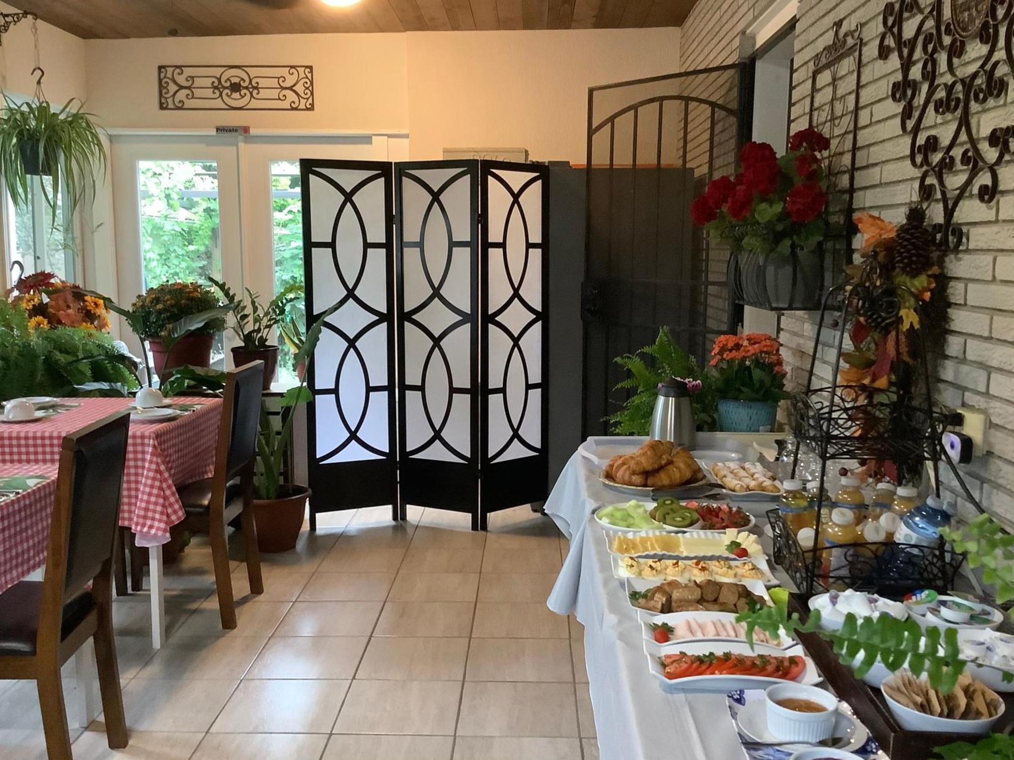 Bed and Breakfast Via Veneto - Old Town Niagara-on-the-Lake Zewnętrze zdjęcie