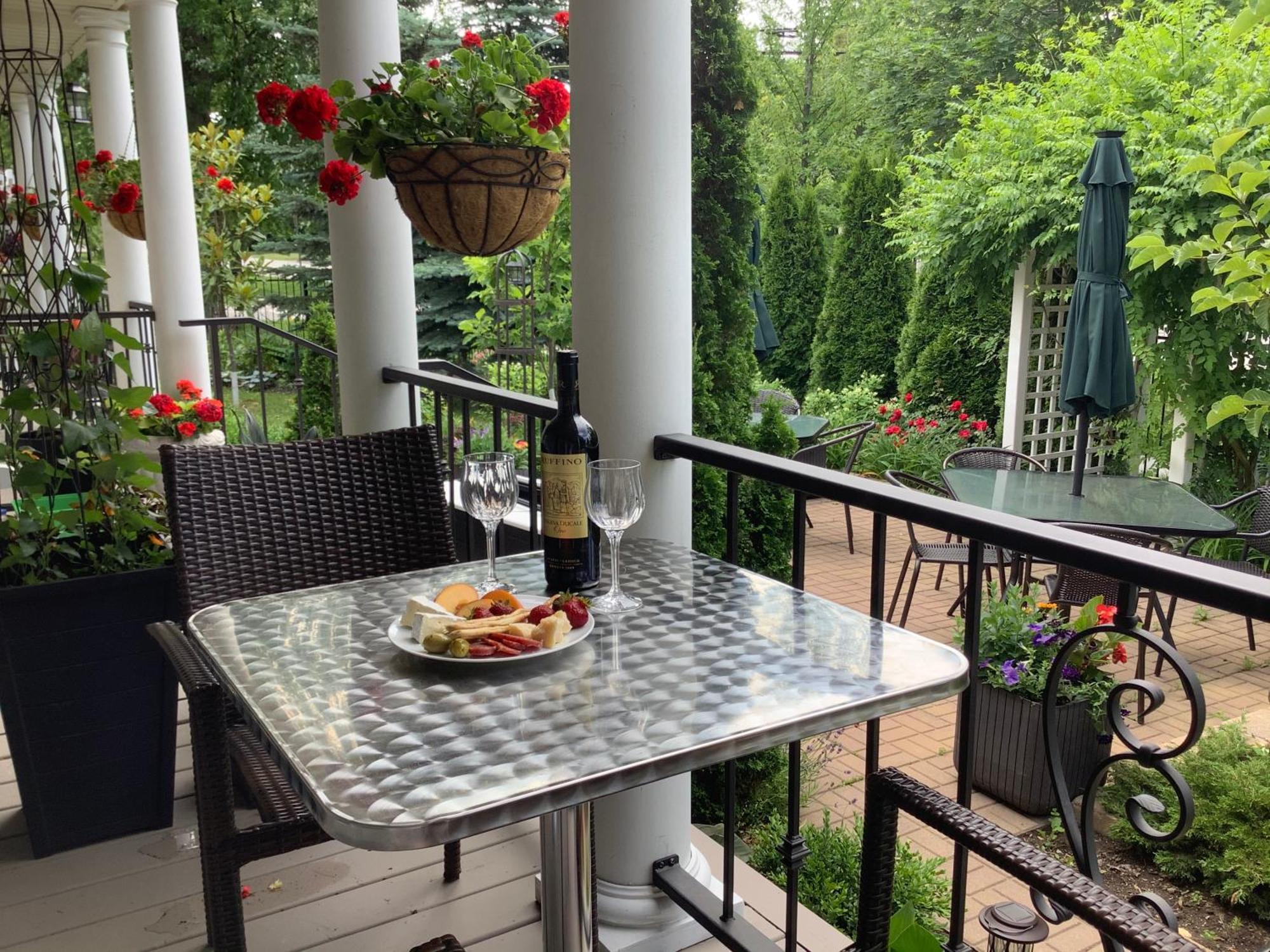 Bed and Breakfast Via Veneto - Old Town Niagara-on-the-Lake Zewnętrze zdjęcie