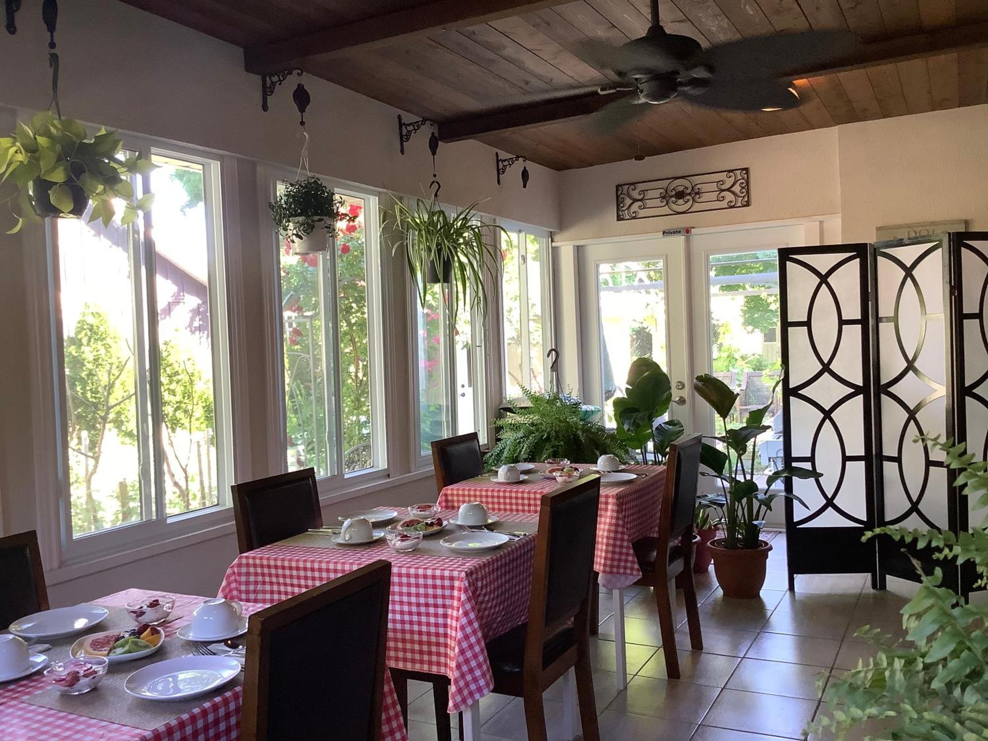 Bed and Breakfast Via Veneto - Old Town Niagara-on-the-Lake Zewnętrze zdjęcie